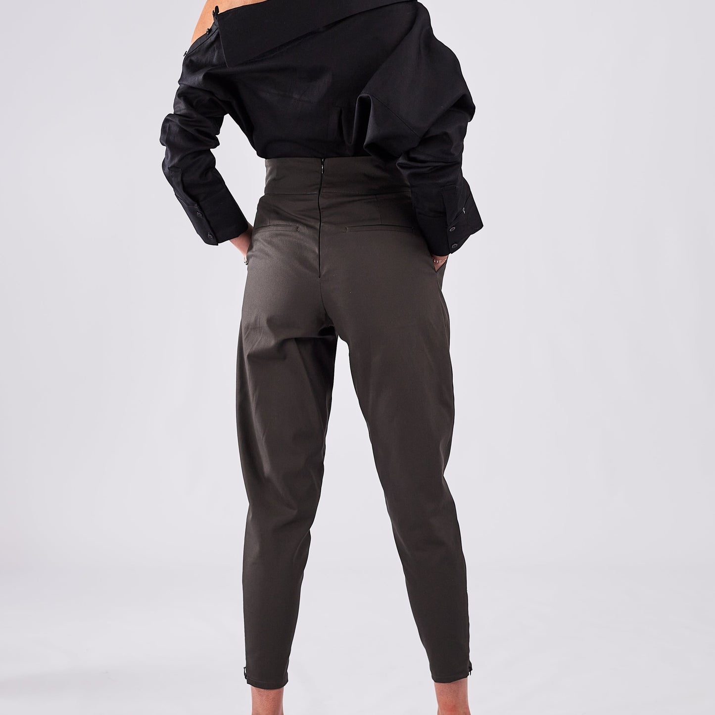 EJE Belted Pant